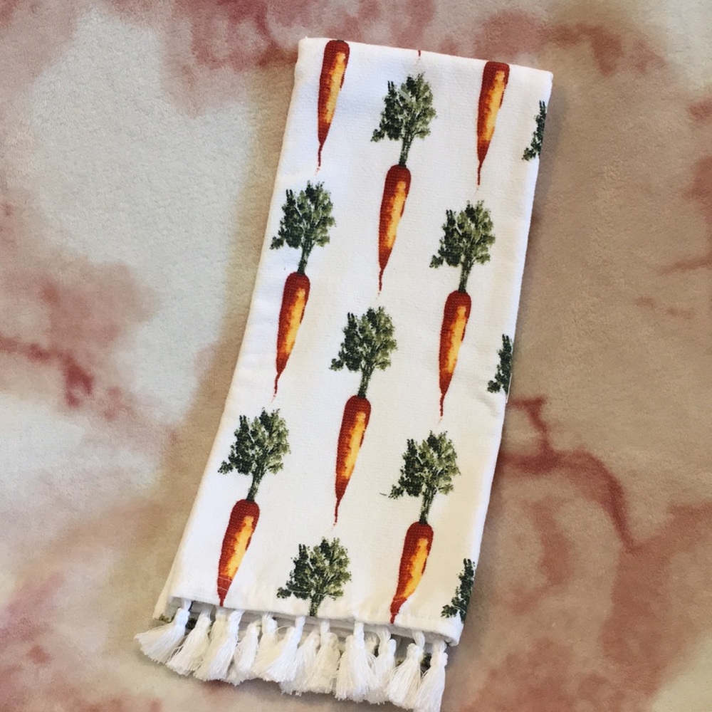 Carrott Garden Vegitable Farmhouse Style Kitchen Towel Cotton NWT 15”x 26”.